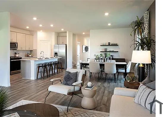 2253 Cliff Springs Dr — Photo 3