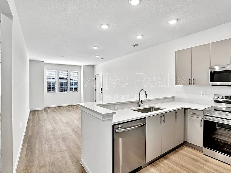 Venture Apartments — Photo 78