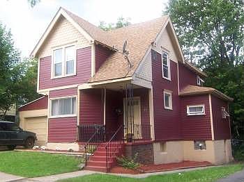 2nd image of 315 Douglas St