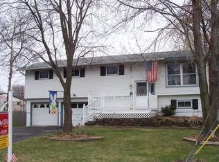 104 Christopher Ln, Schenectady, NY 12303