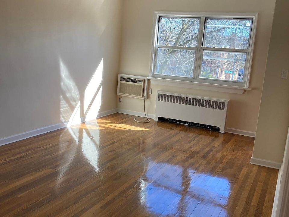 2nd image of 140-00 Jewel Ave #1