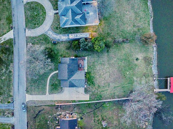 4th image of 1709 River Shores Dr