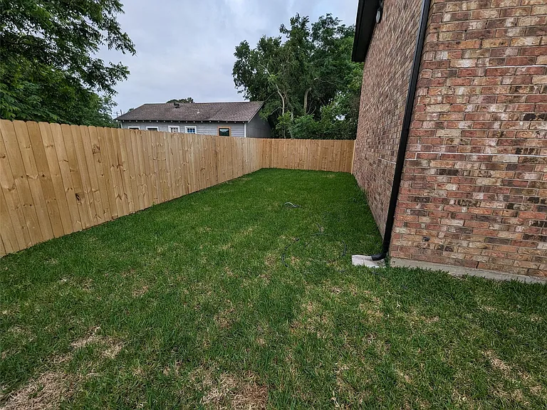 2015 Rosalee St #4 — Photo 18