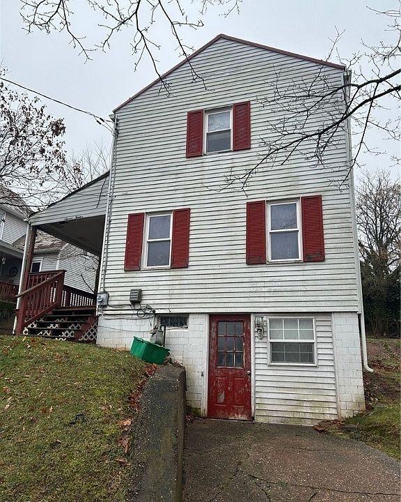 1st image of 712 8th St