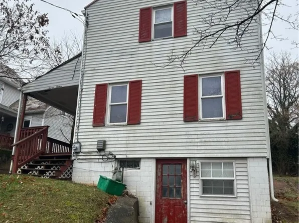 712 8th St, Marietta, OH 45750