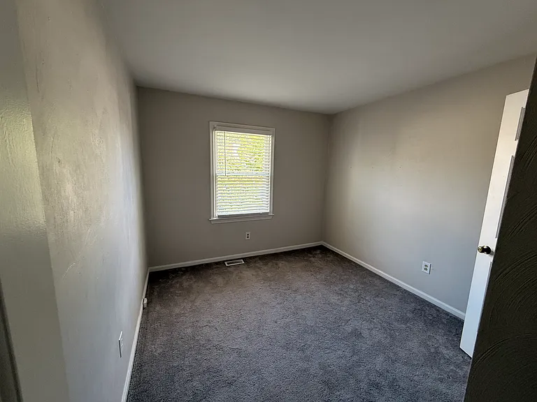 Room 2 - $950
