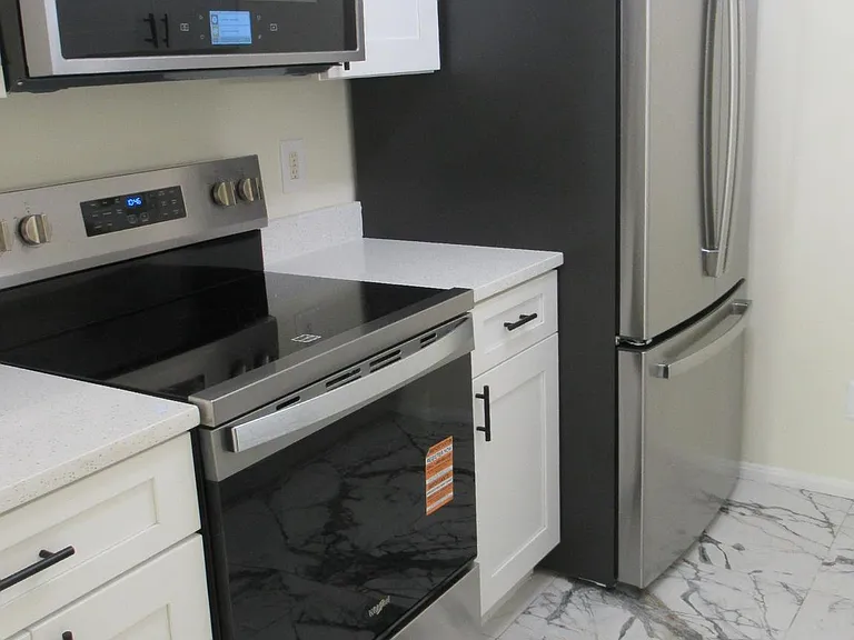 244 S Reynolds St #412 — Photo 8