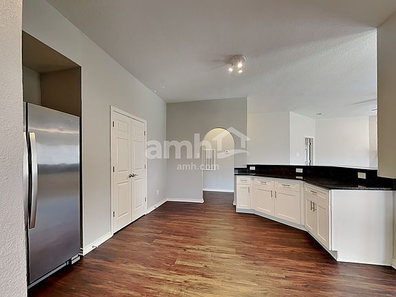 3rd image of 5010 Chase Mountain Dr