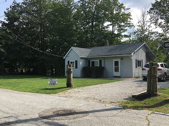 3rd image of 110 Hiawatha Blvd