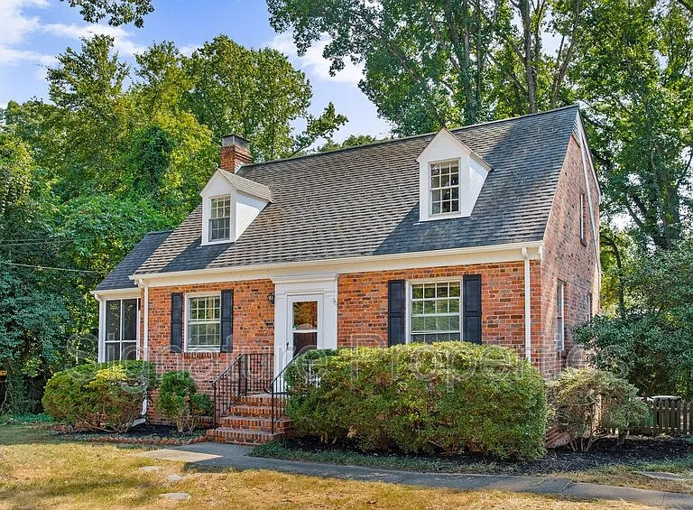 6731 Forest Hill Ave — Photo 1