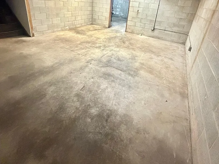 2860 Whitney Ave #7 — Photo 15