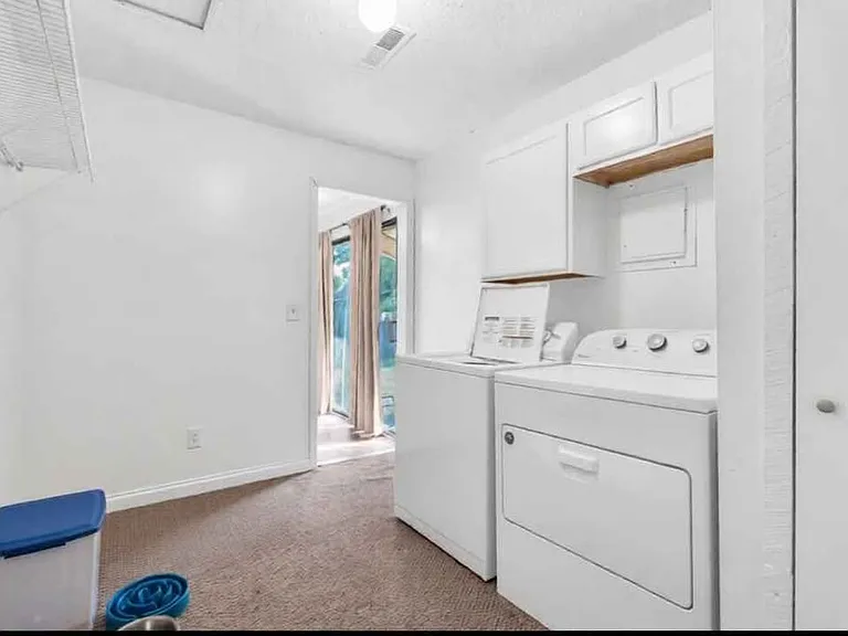 802 Benton St — Photo 8