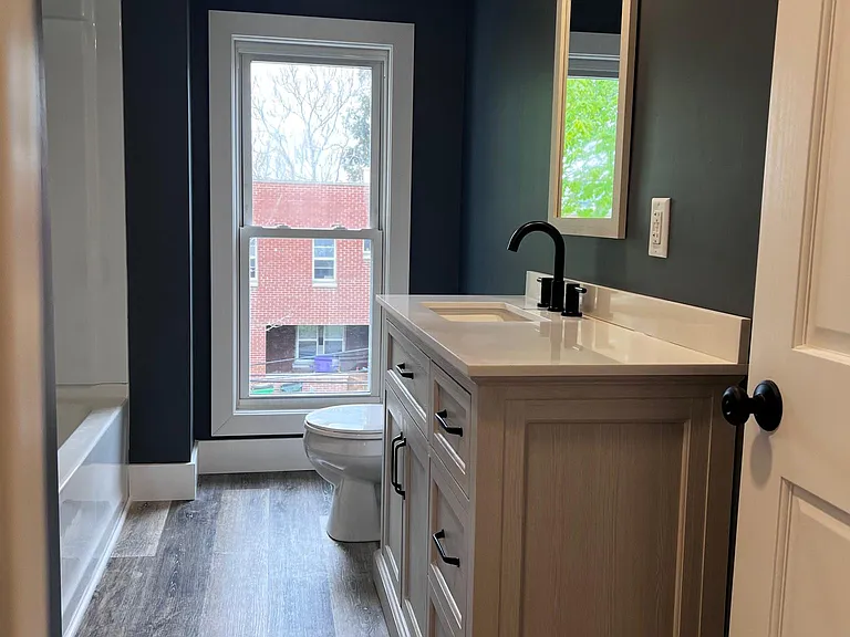 214 E Jackson St #A — Photo 6