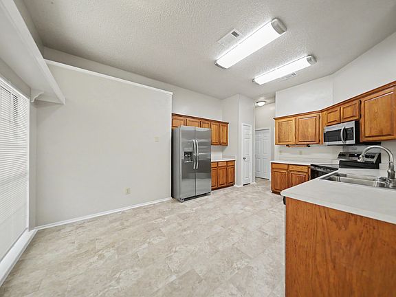 5th image of 2305 Skipcha Dr