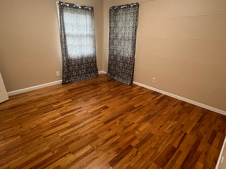 2733 Bryant St — Photo 15