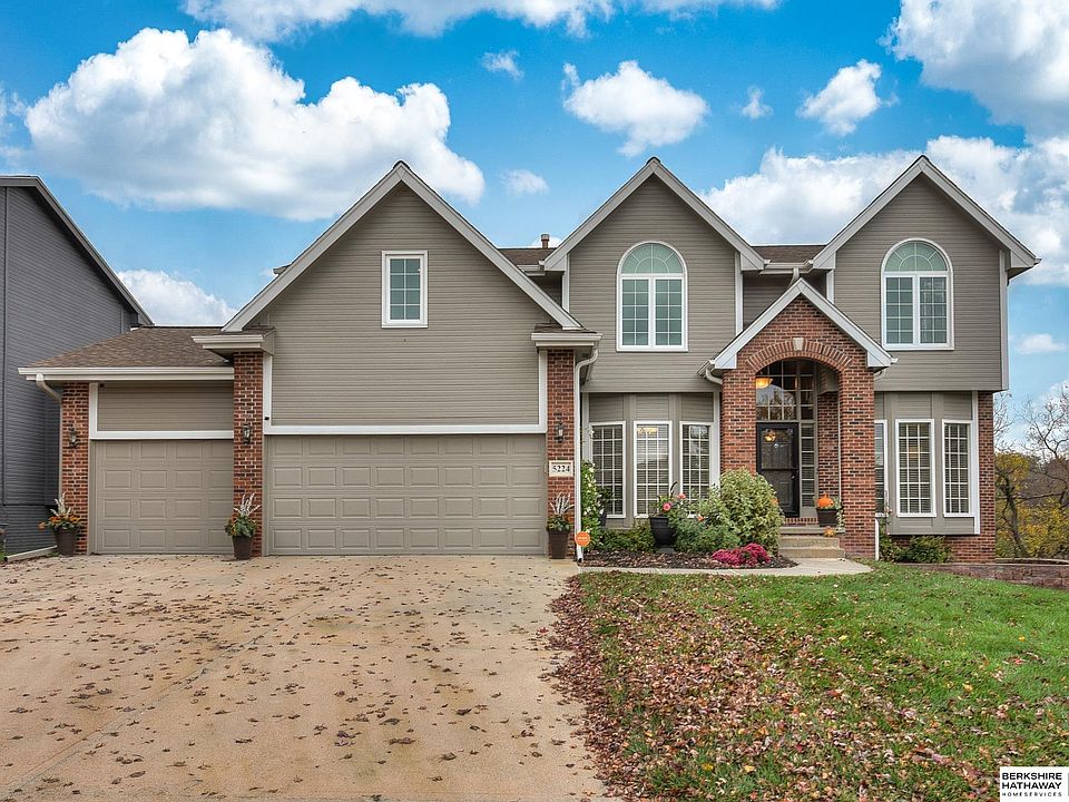 1st image of 5224 Lake Forest Dr