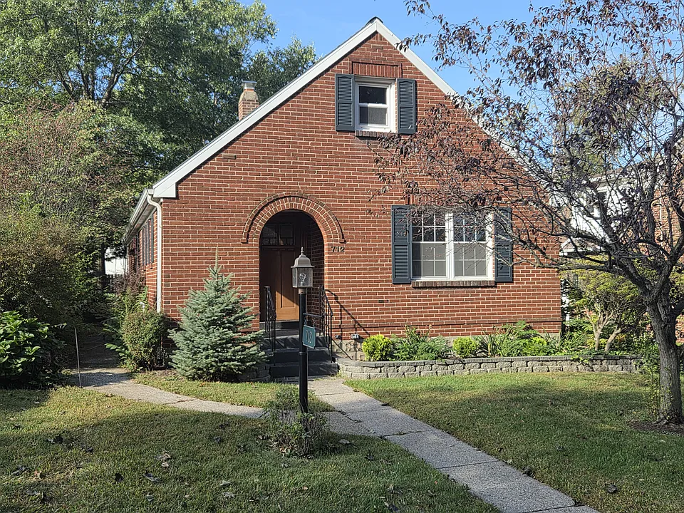 712 Shenley Dr