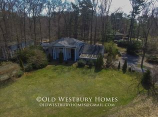 96 Store Hill Rd, Old Westbury, NY 11568