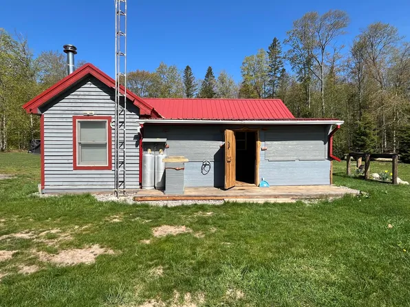 7461 Old Grade, Newberry, MI 49868