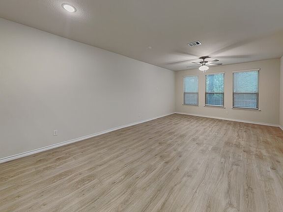 2nd image of 503 S Mockingbird Ln
