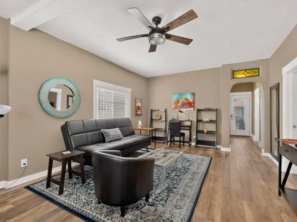 321 Columbia Dr SE, Albuquerque, NM 87106
