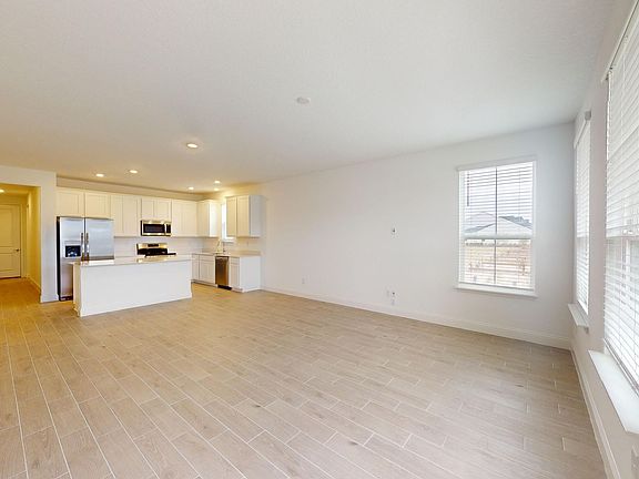 5th image of 55 Hogan Court St