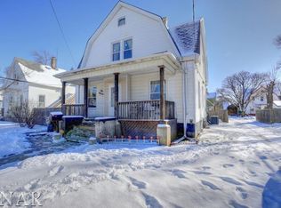 904 W Grove St, Bloomington, IL