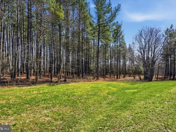 22550 Creighton Farms Dr, Leesburg, VA 20175