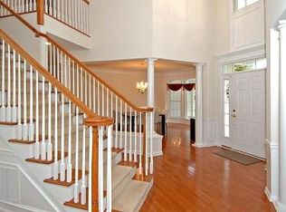 14 Oak Ln, Green Brook, NJ 08812