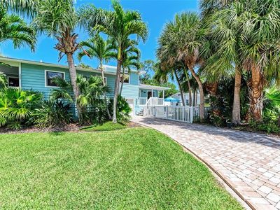 304 74th St, Holmes Beach, FL, 34217