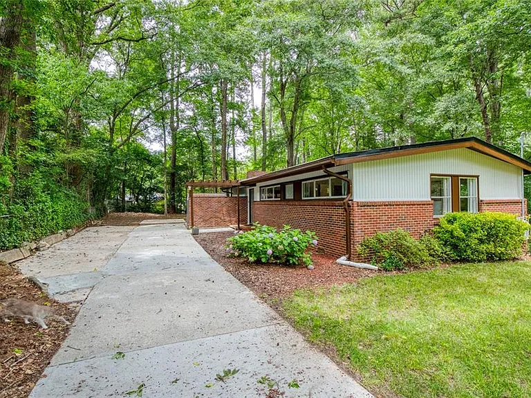 2700 Brook Park Way — Photo 3