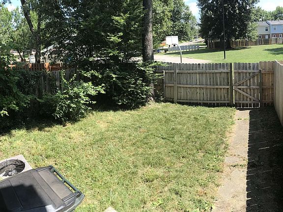 2nd image of 169 Hedgewood Ct