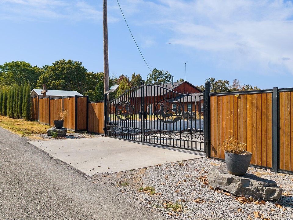 1st image of 349 Skyline Dr