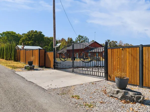 349 Skyline Dr, Bernice, OK 74331