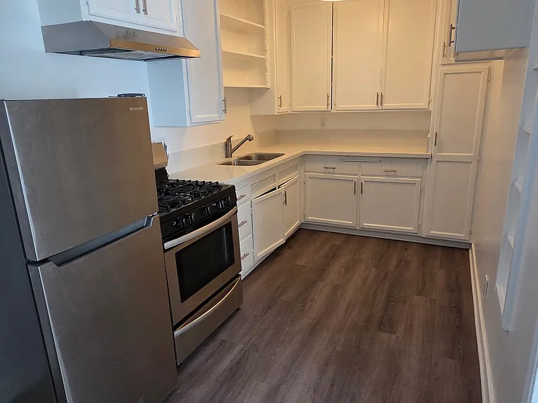 1646 N Harvard Blvd #2 — Photo 14
