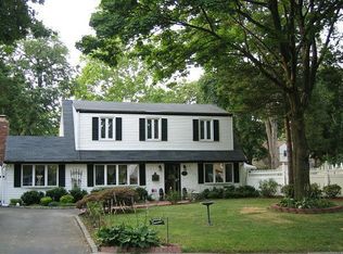 358 Ivy Ave, Westbury, NY 11590