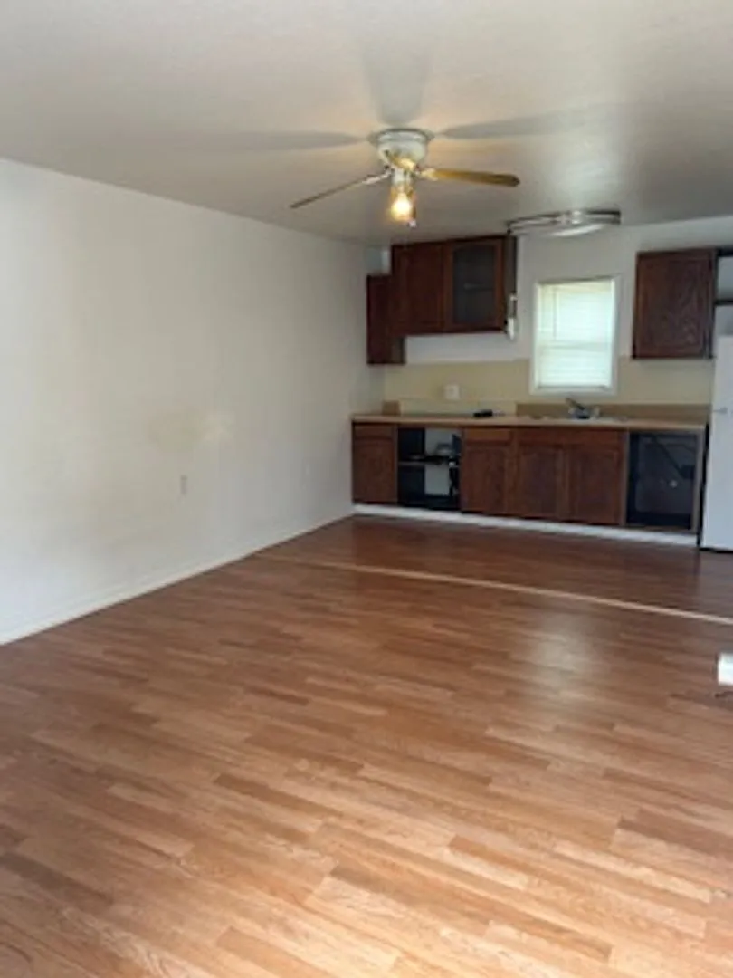 Laurel Ridge Apartments — Photo 1