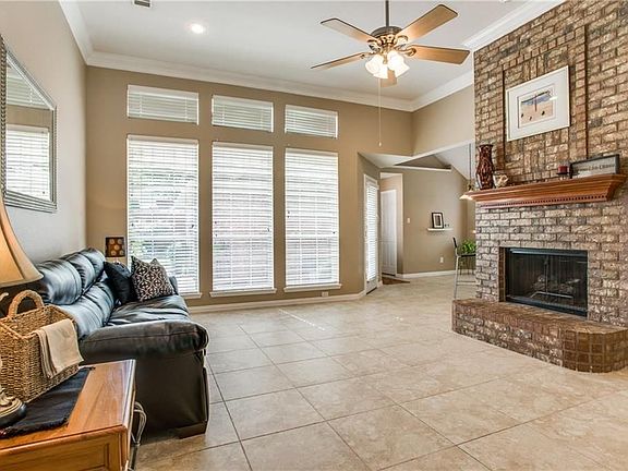 4th image of 106 Ventura Ct