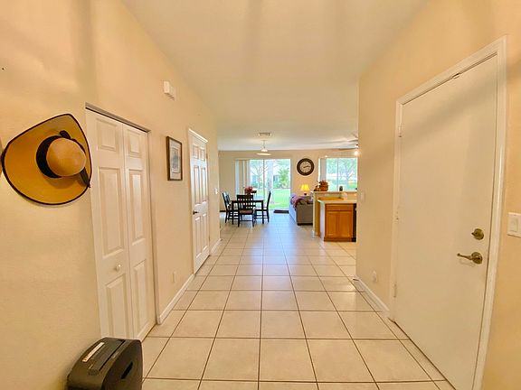 2nd image of 3023 N Evergreen Cir