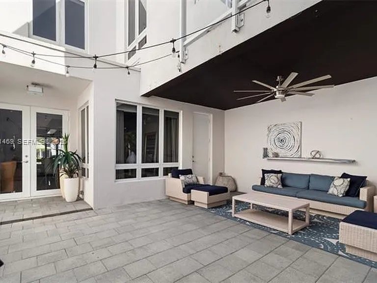 6306 NW 104th Path #Townhouse 6306 — Photo 6