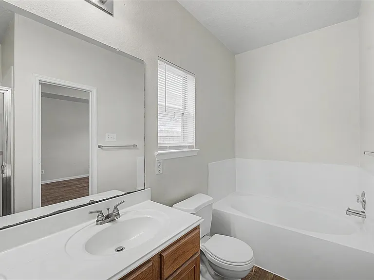 1111 Auburn View Ln — Photo 14