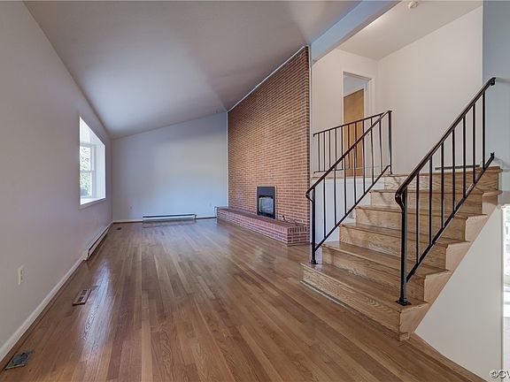 4th image of 2309 Viking Ln