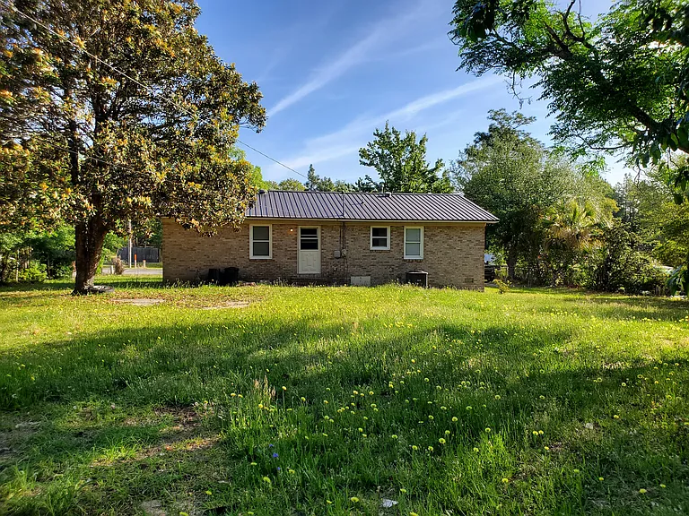 270 Carolina Cir — Photo 5