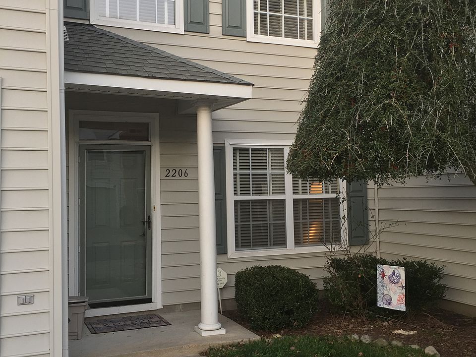 1st image of 2206 Venice Ct