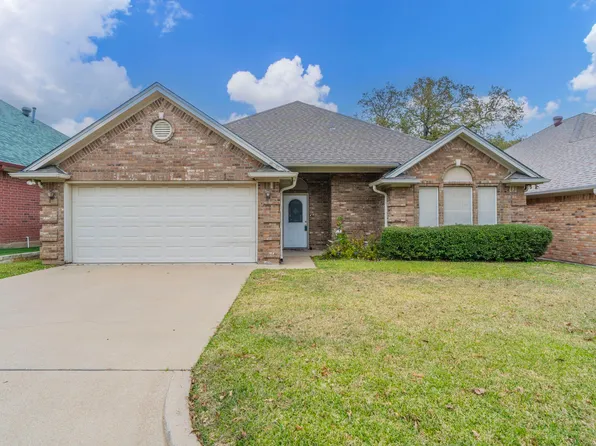 1037 Austin Ct, Weatherford, TX 76086