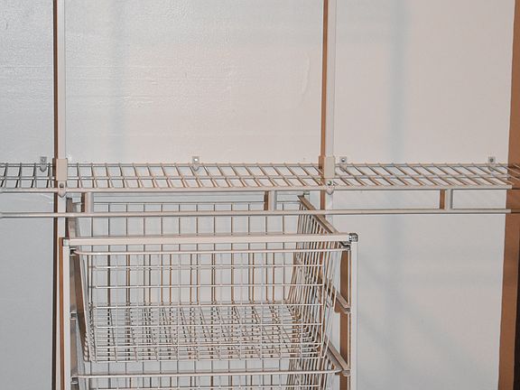 Closet system in every close