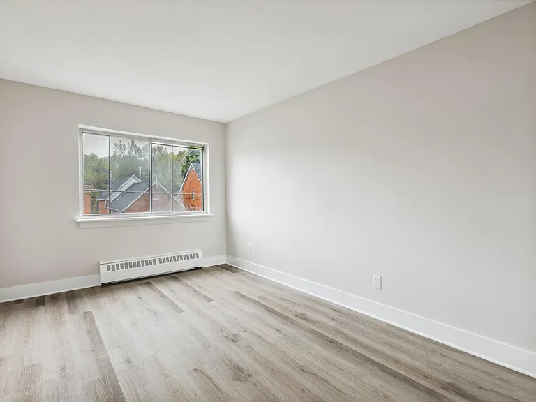 325 Besserer St — Photo 36