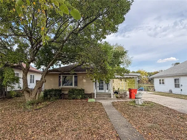 1704 Piatt Ave, Mattoon, IL 61938