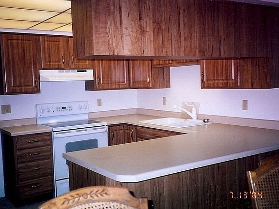 Updated Kitchen & Appliances