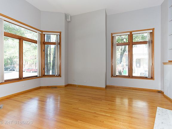 2nd image of 1001 W Dickens Ave